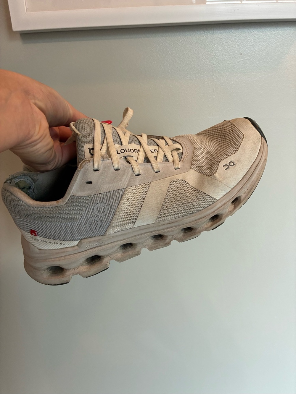 On Running women gray/Off-White Cloud Sneakers
